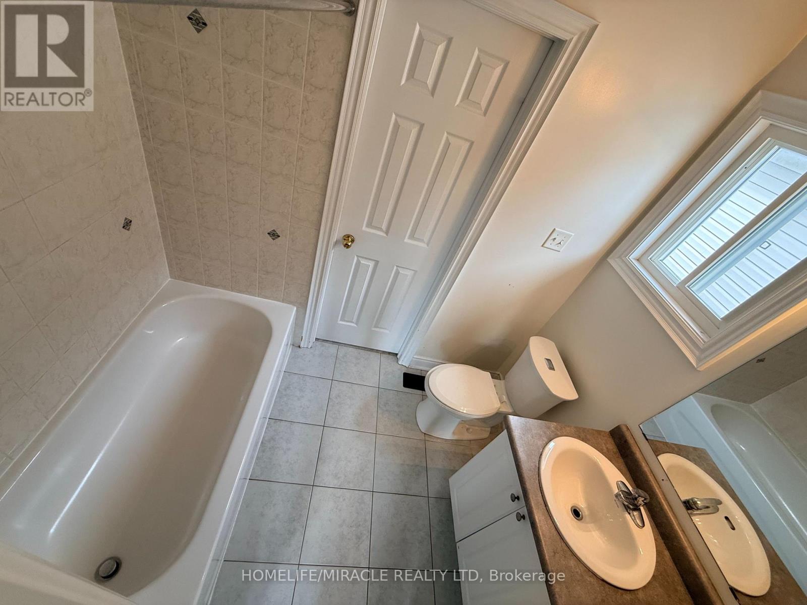 1600 Rockaway Street, Oshawa, Ontario  L1K 0L8 - Photo 23 - E13697788