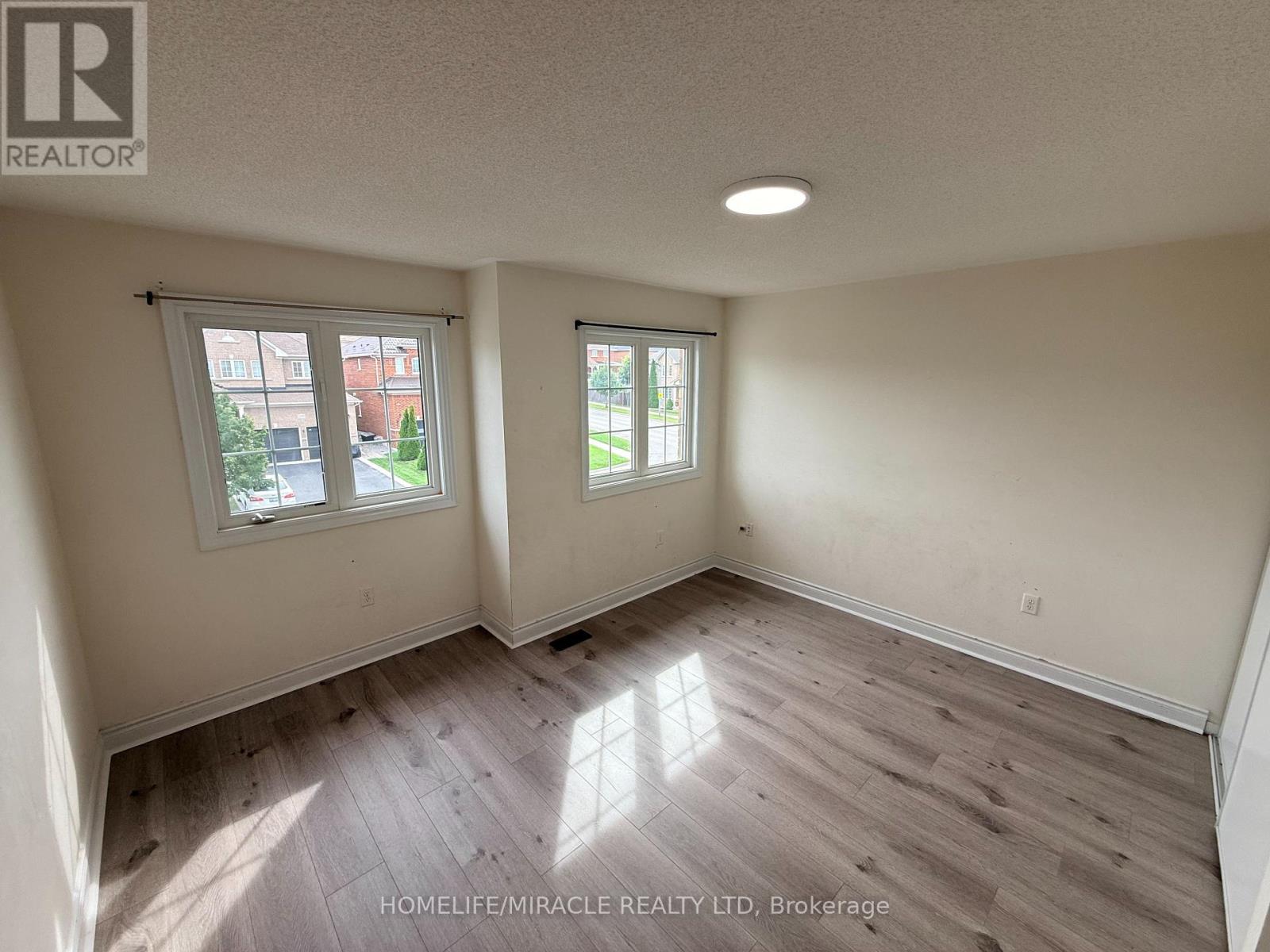1600 Rockaway Street, Oshawa, Ontario  L1K 0L8 - Photo 25 - E13697788