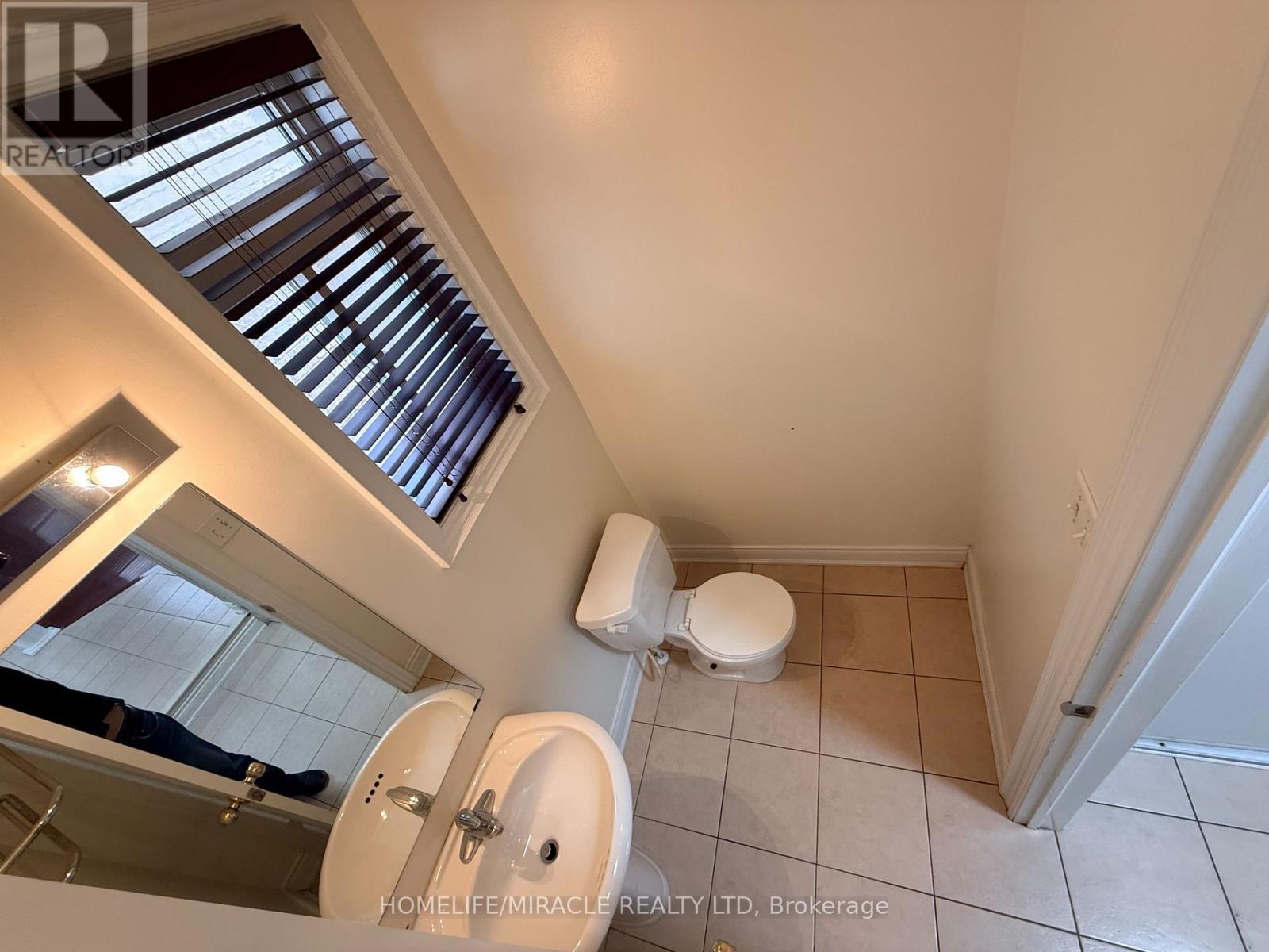 1600 Rockaway Street, Oshawa, Ontario  L1K 0L8 - Photo 7 - E13697788