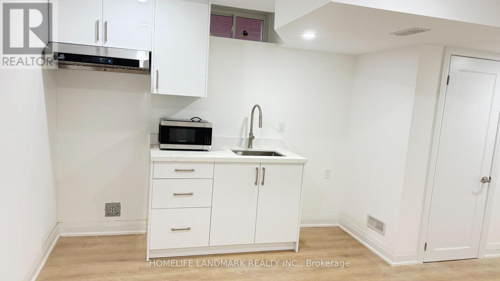 Bsmt - 19 Yarl Drive, Markham, Ontario  L3S 0G5 - Photo 4 - N13697722