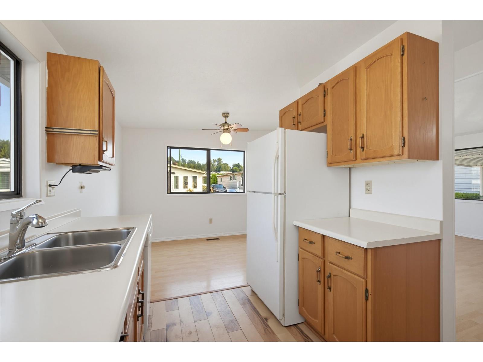 190 27111 0 Avenue, Langley, British Columbia  V4A 6Y8 - Photo 6 - R3156035