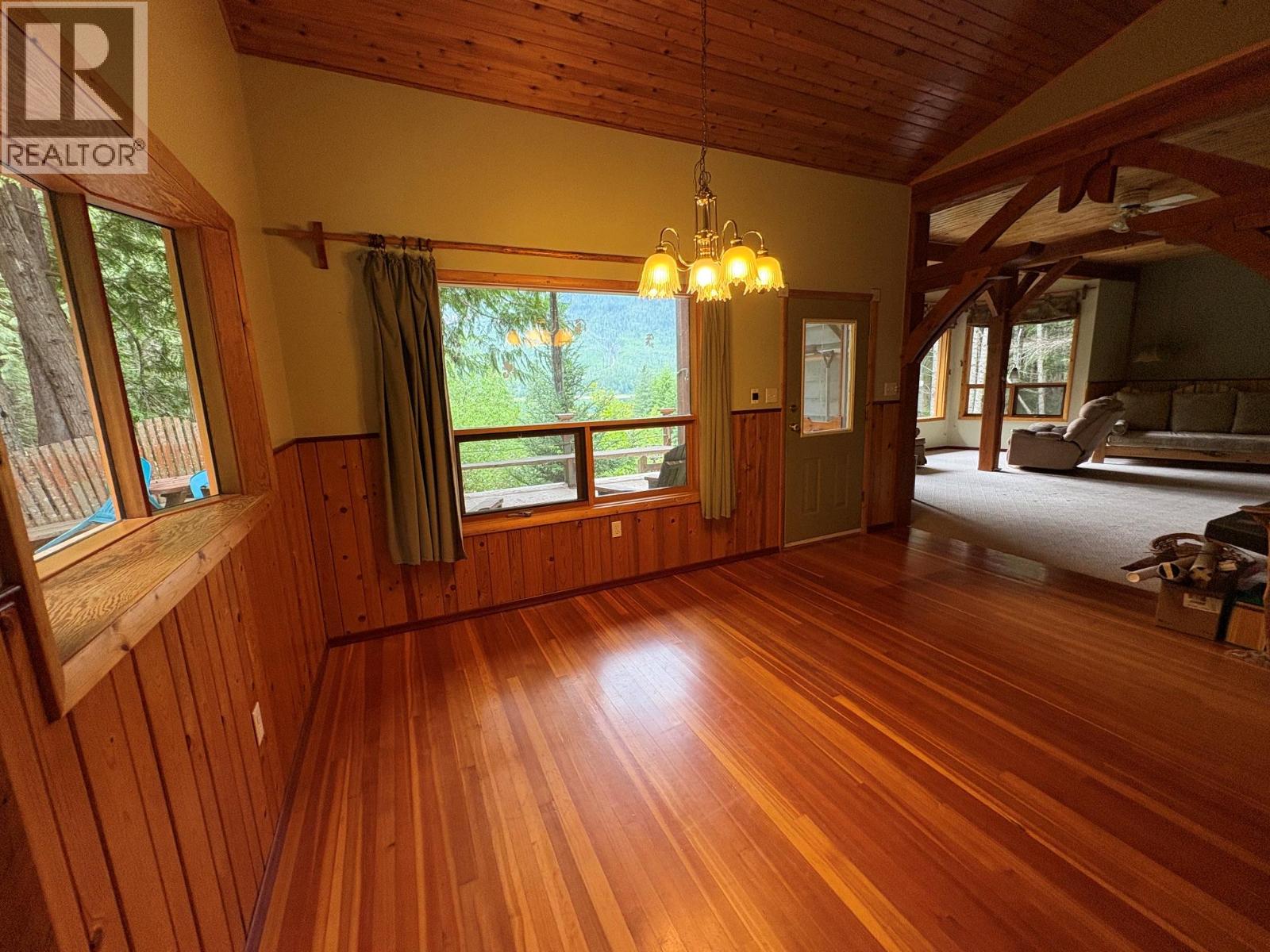 4512 Highway 6, Burton, British Columbia V0G 1R1 - Photo 12 - 10364730