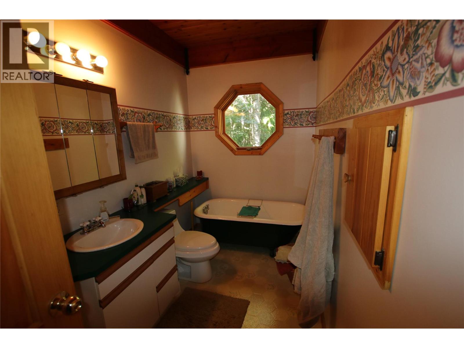 4512 Highway 6, Burton, British Columbia V0G 1R1 - Photo 29 - 10364730