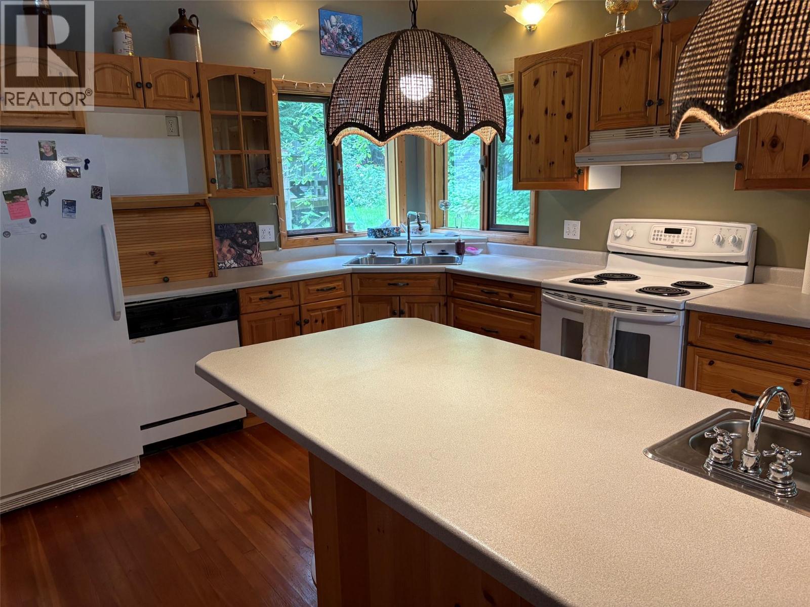 4512 Highway 6, Burton, British Columbia V0G 1R1 - Photo 13 - 10364730