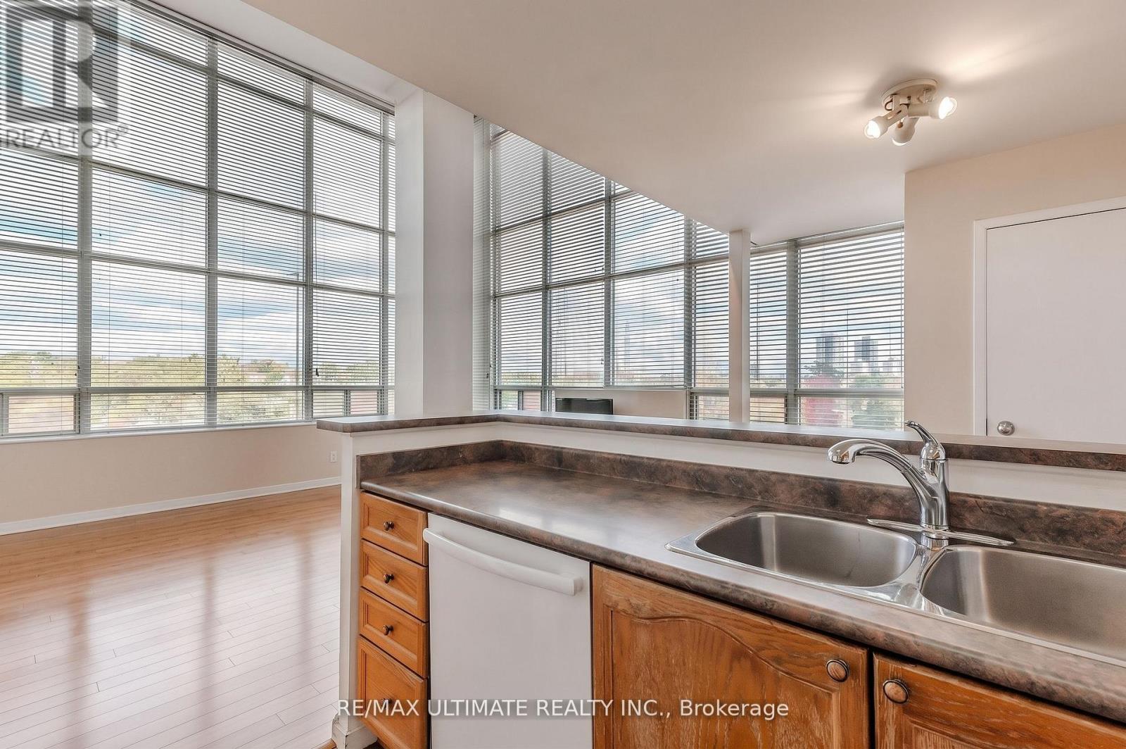 301 - 300 Manitoba Street, Toronto, Ontario  M8Y 4G6 - Photo 11 - W13697676