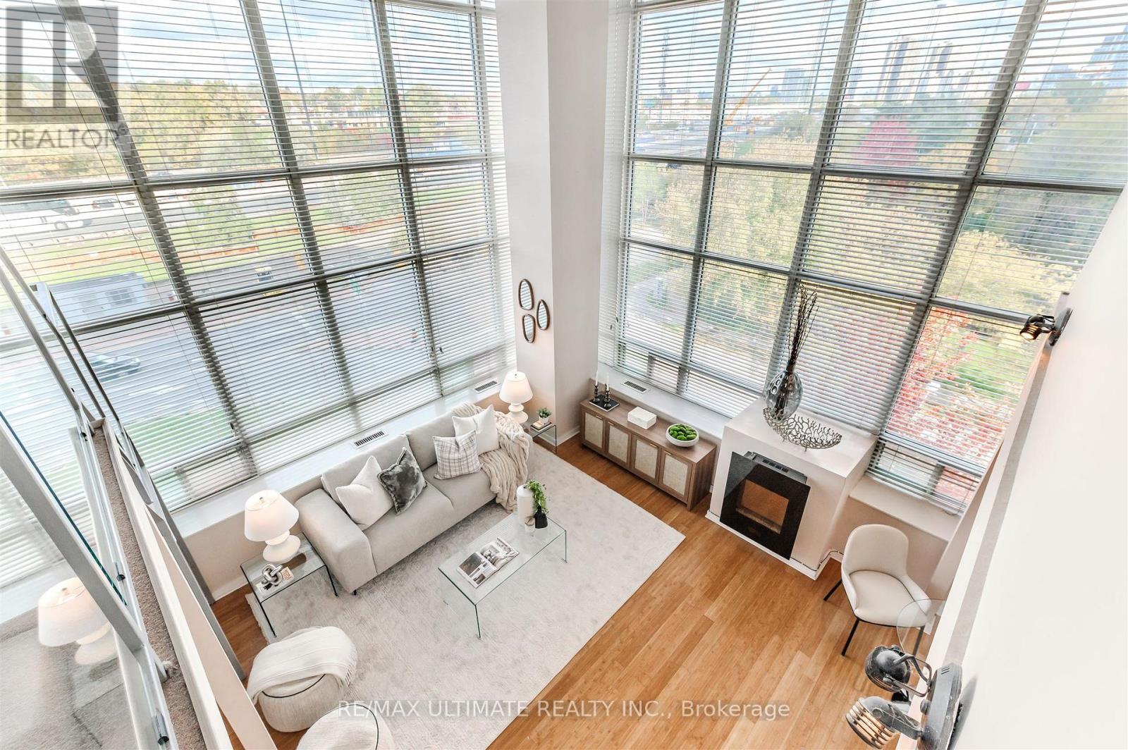 301 - 300 Manitoba Street, Toronto, Ontario  M8Y 4G6 - Photo 2 - W13697676