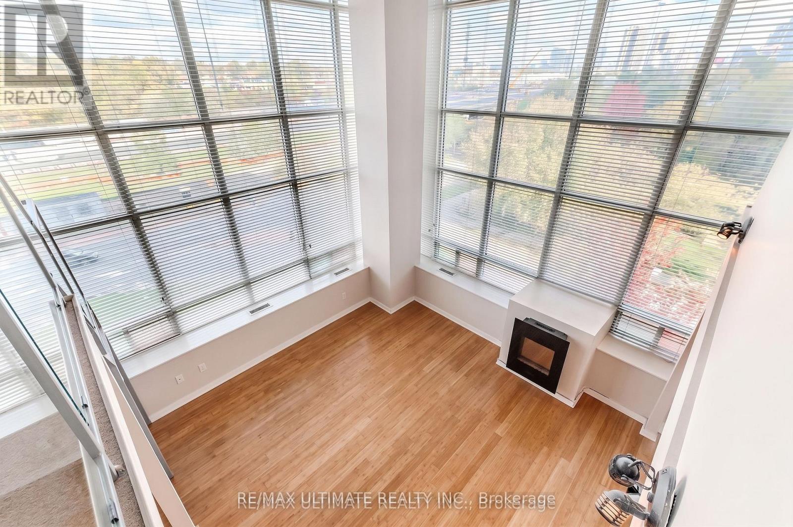 301 - 300 Manitoba Street, Toronto, Ontario  M8Y 4G6 - Photo 3 - W13697676