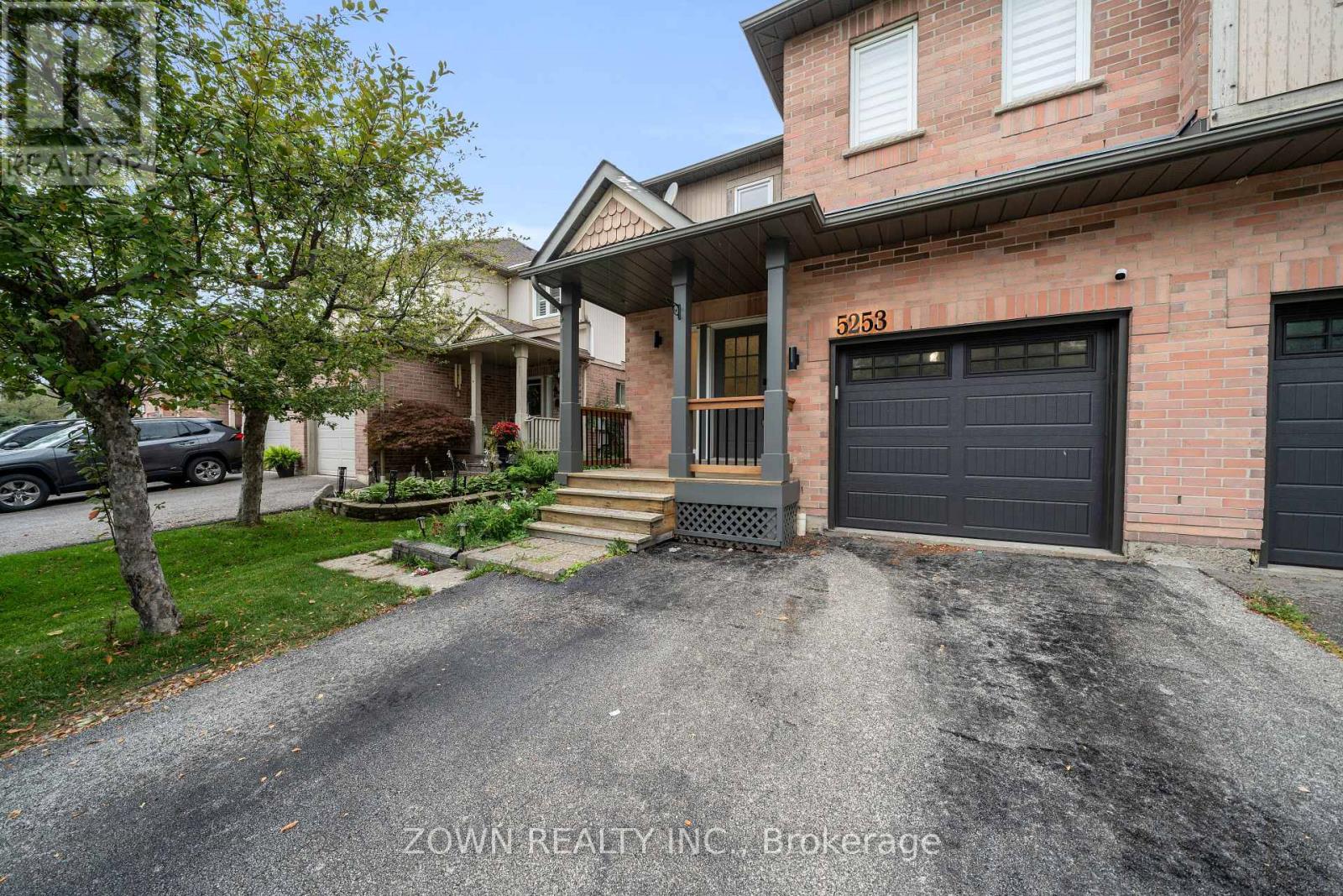 5253 Bushelgrove Circle, Mississauga, Ontario  L5M 6C5 - Photo 2 - W13697750