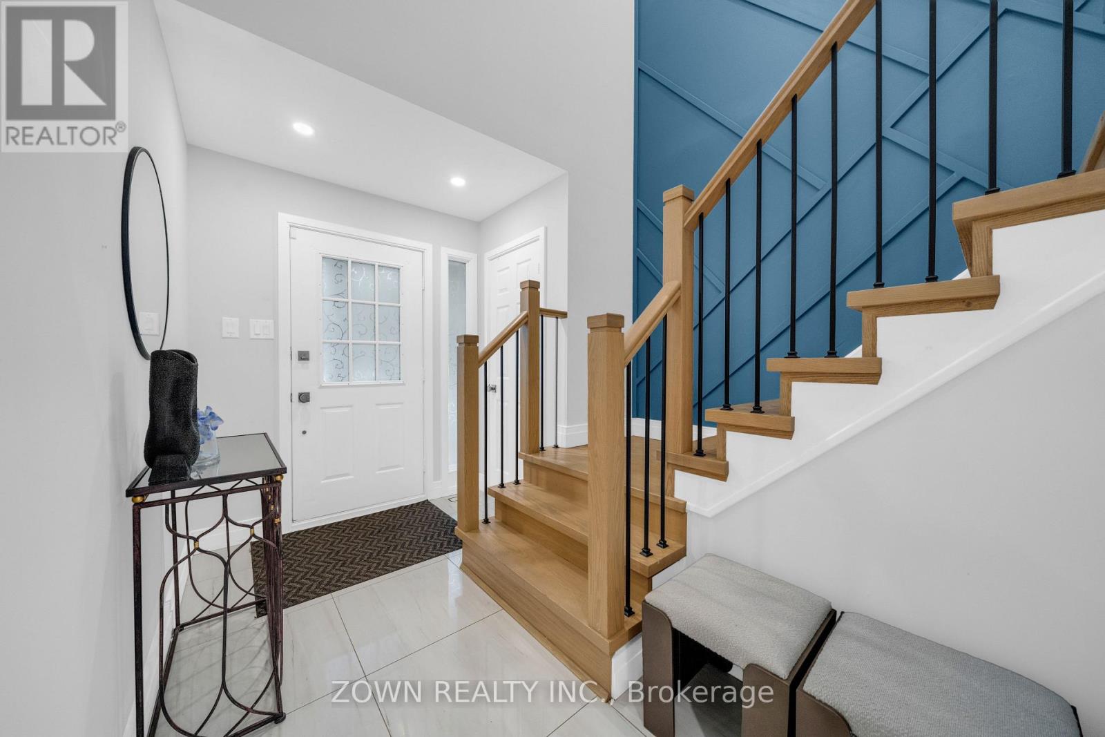 5253 Bushelgrove Circle, Mississauga, Ontario  L5M 6C5 - Photo 3 - W13697750