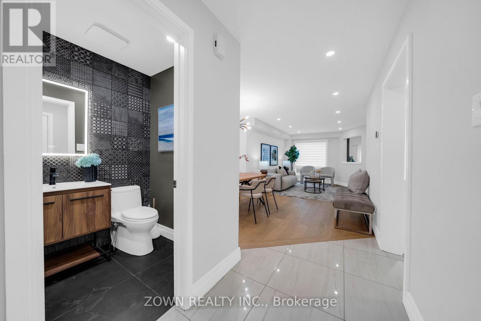 5253 Bushelgrove Circle, Mississauga, Ontario  L5M 6C5 - Photo 4 - W13697750