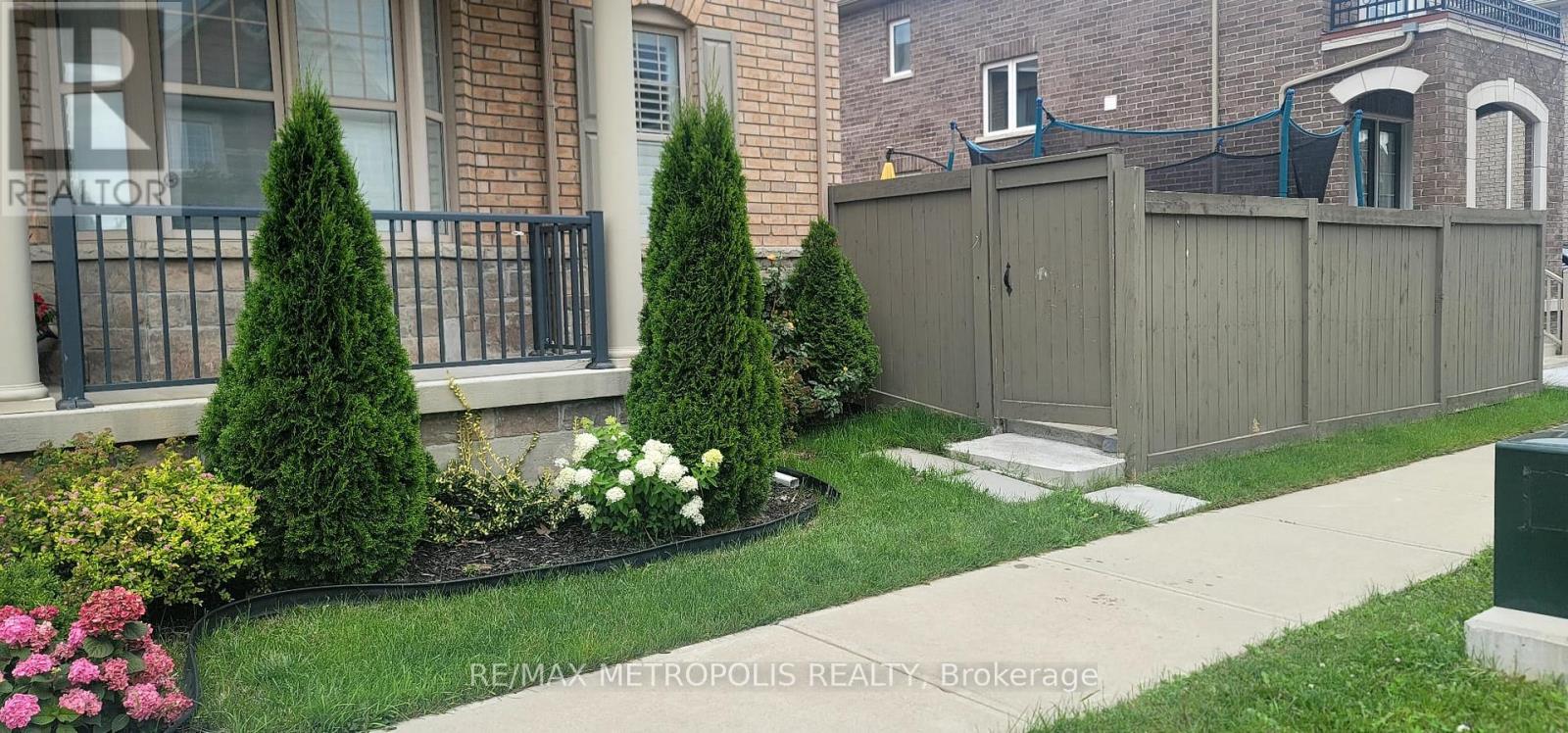 Bsmt - 1 Desert Garden Drive, Brampton, Ontario  L7A 4M4 - Photo 13 - W13697756