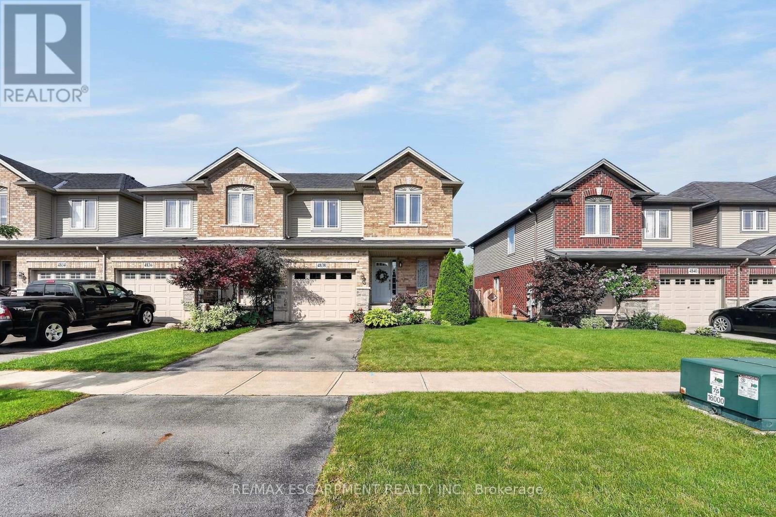 4838 Adam Court, Lincoln, Ontario  L3J 1M5 - Photo 2 - X13697634