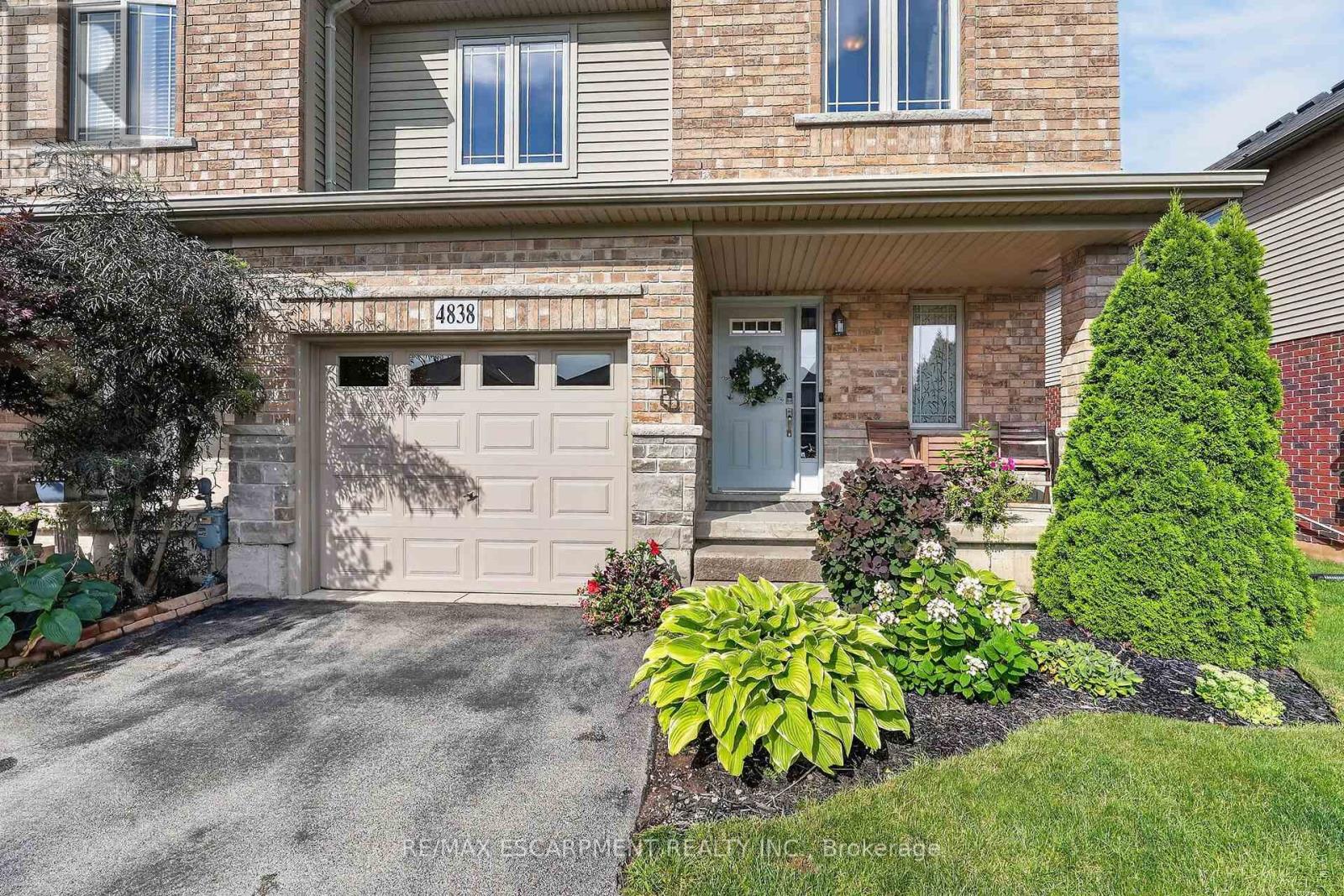 4838 Adam Court, Lincoln, Ontario  L3J 1M5 - Photo 4 - X13697634
