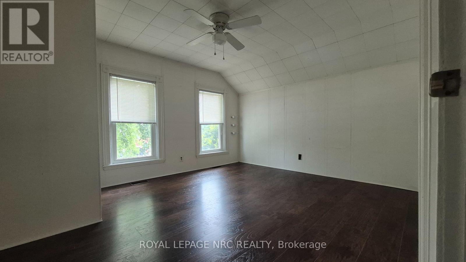 4593 Park Street, Niagara Falls, Ontario  L2E 2R2 - Photo 3 - X13697658