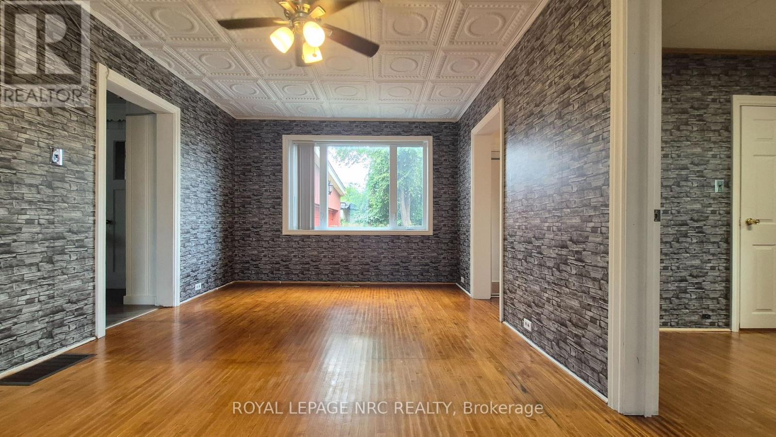 4593 Park Street, Niagara Falls, Ontario  L2E 2R2 - Photo 6 - X13697658