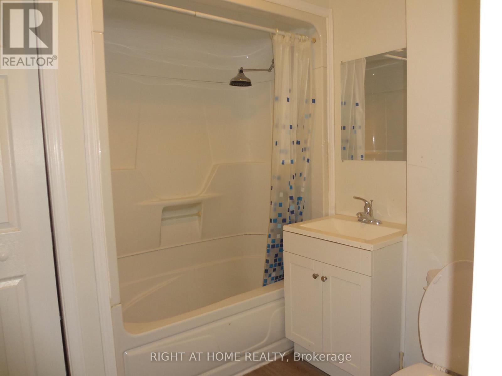 49 - 211 Veronica Drive, Kitchener, Ontario  N2A 2R8 - Photo 10 - X13697690