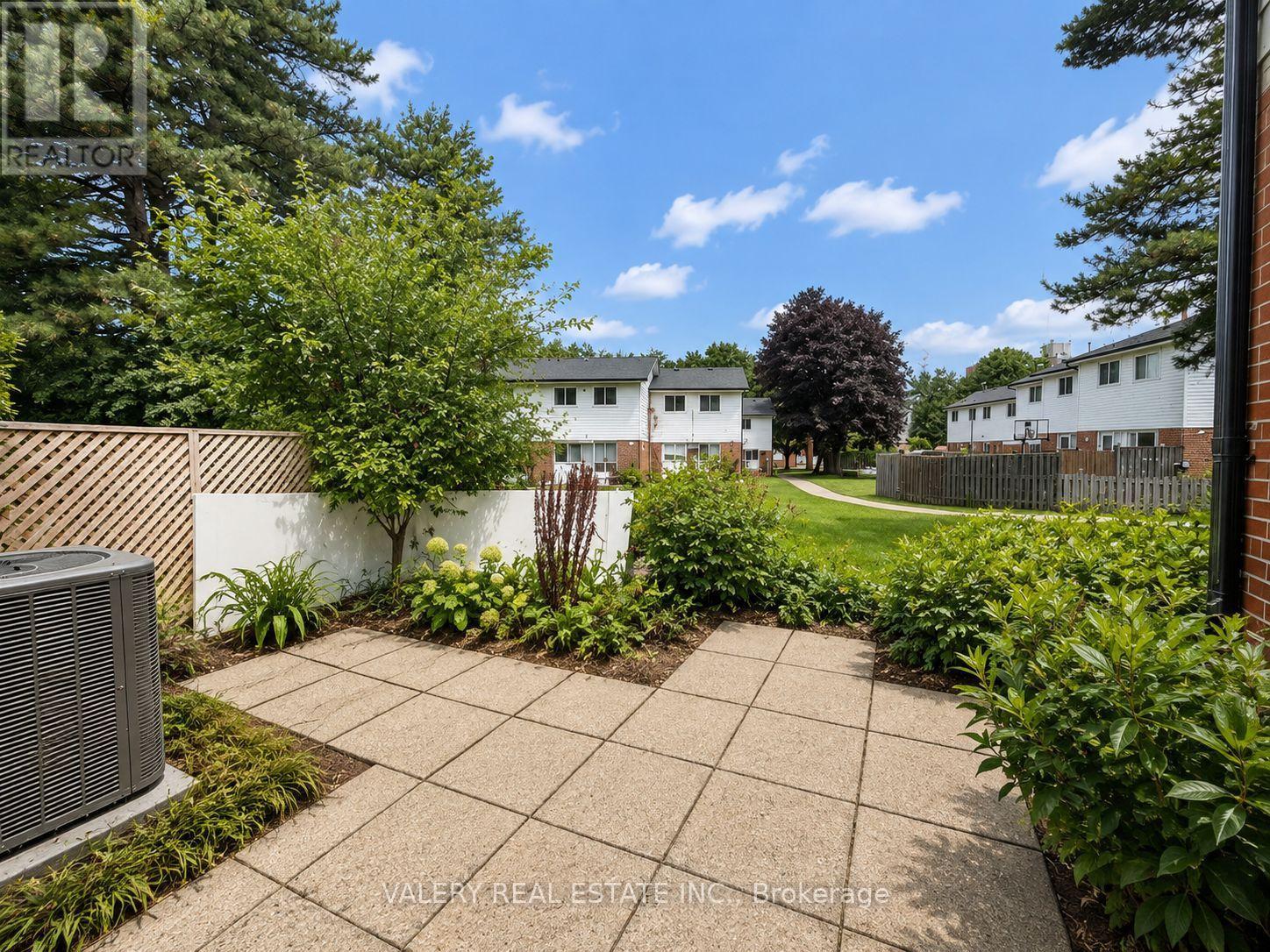 E - 516 Sunnydale Place, Waterloo, Ontario  N2L 4T1 - Photo 5 - X13697734