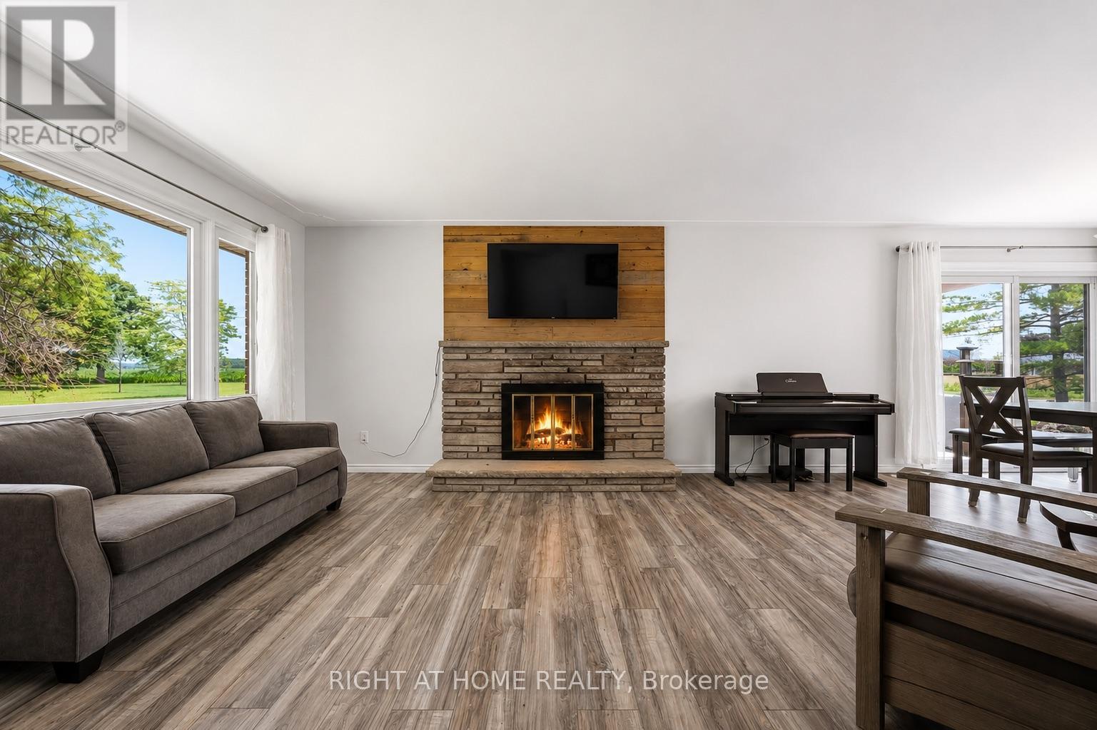 1933 Plank Road, St. Clair, Ontario  N7T 7H5 - Photo 6 - X13697358