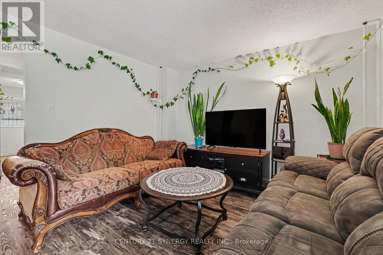 909d Elmsmere Road, Ottawa, Ontario  K1J 8G4 - Photo 10 - X13470734