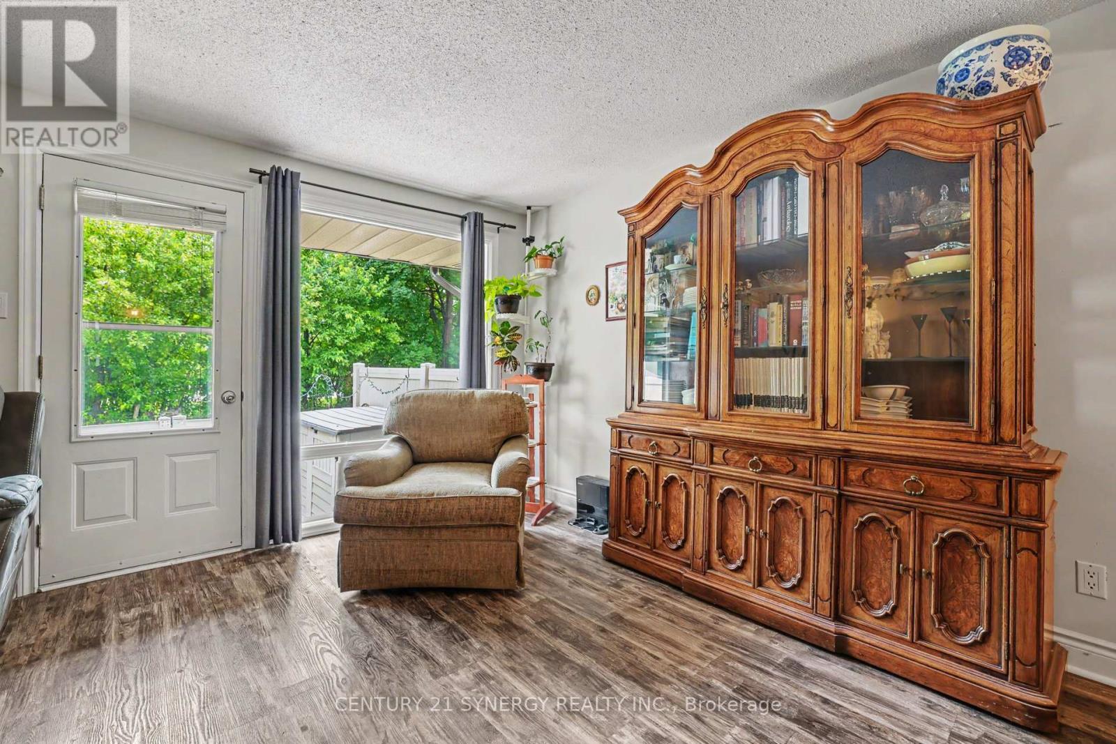 909d Elmsmere Road, Ottawa, Ontario  K1J 8G4 - Photo 14 - X13470734