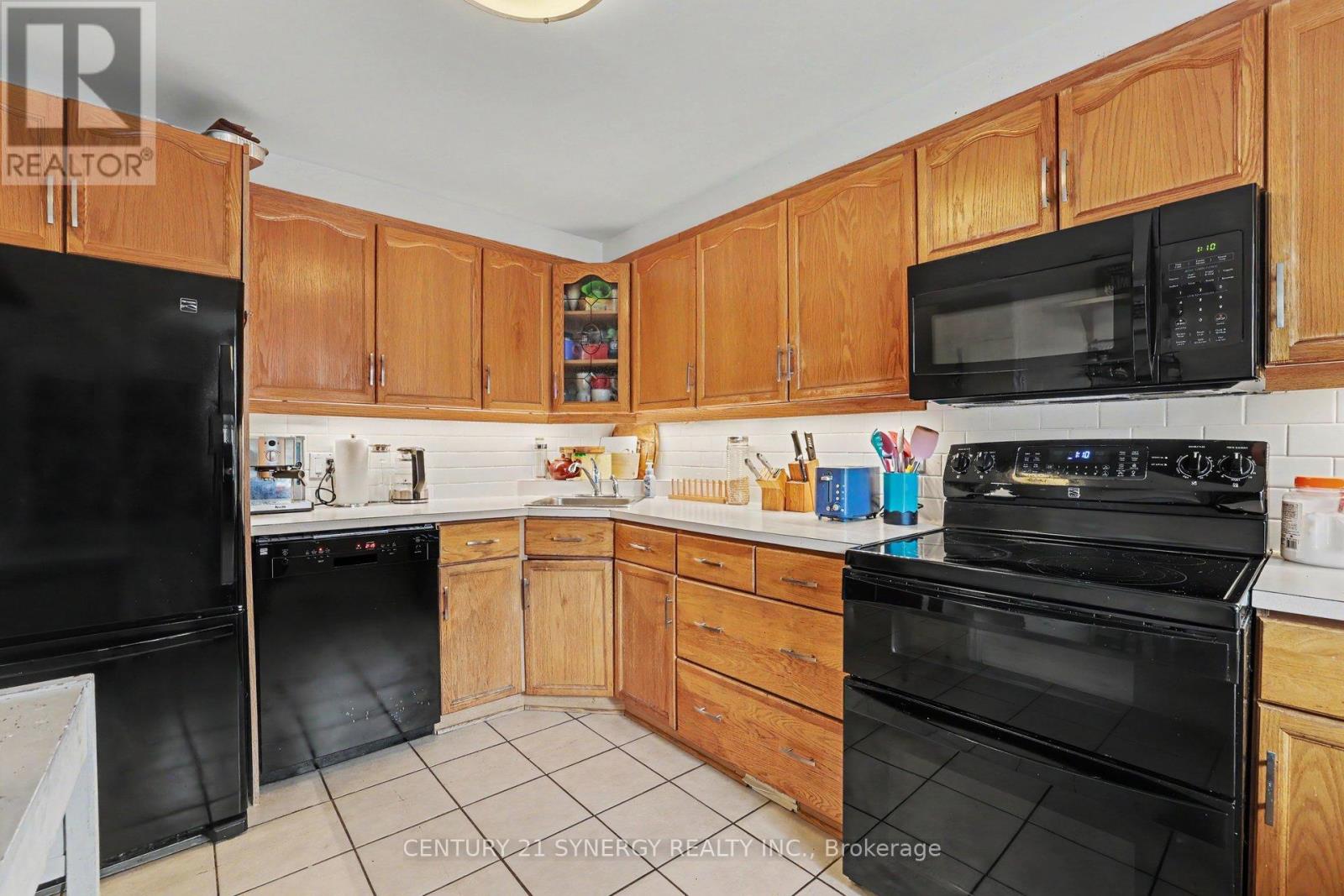 909d Elmsmere Road, Ottawa, Ontario  K1J 8G4 - Photo 7 - X13470734