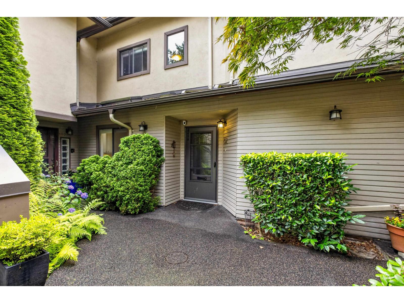 102 12741 16 Avenue, White Rock, British Columbia  V4A 1N2 - Photo 2 - R3145892