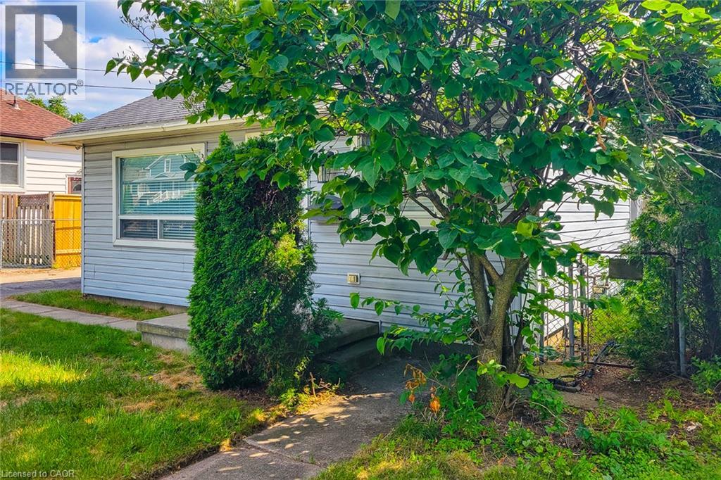92 Munn Street, Hamilton, Ontario  L8V 1K3 - Photo 2 - 40856569