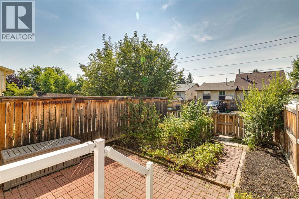 33 Woodhill Court SW, Calgary, Alberta  T2W 3P1 - Photo 25 - A2338153