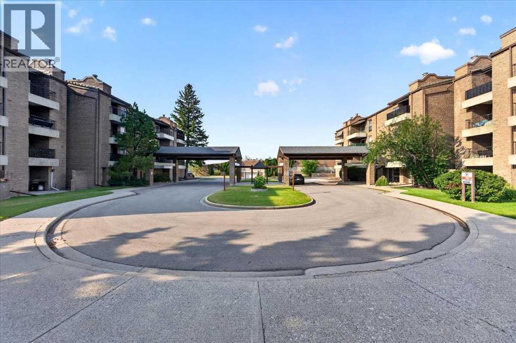 2410, 202 Braeglen Close SW, Calgary, Alberta  T2W 2B1 - Photo 20 - A2338163
