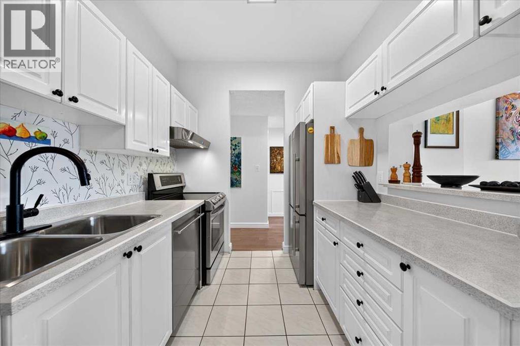 2410, 202 Braeglen Close SW, Calgary, Alberta  T2W 2B1 - Photo 10 - A2338163