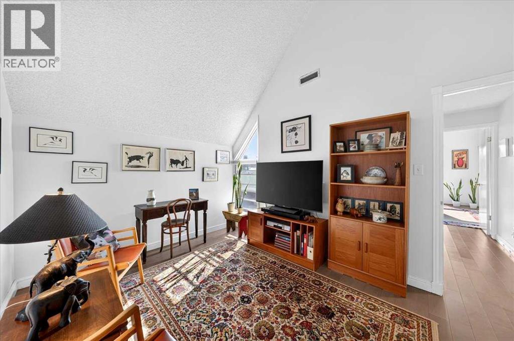2410, 202 Braeglen Close SW, Calgary, Alberta  T2W 2B1 - Photo 16 - A2338163