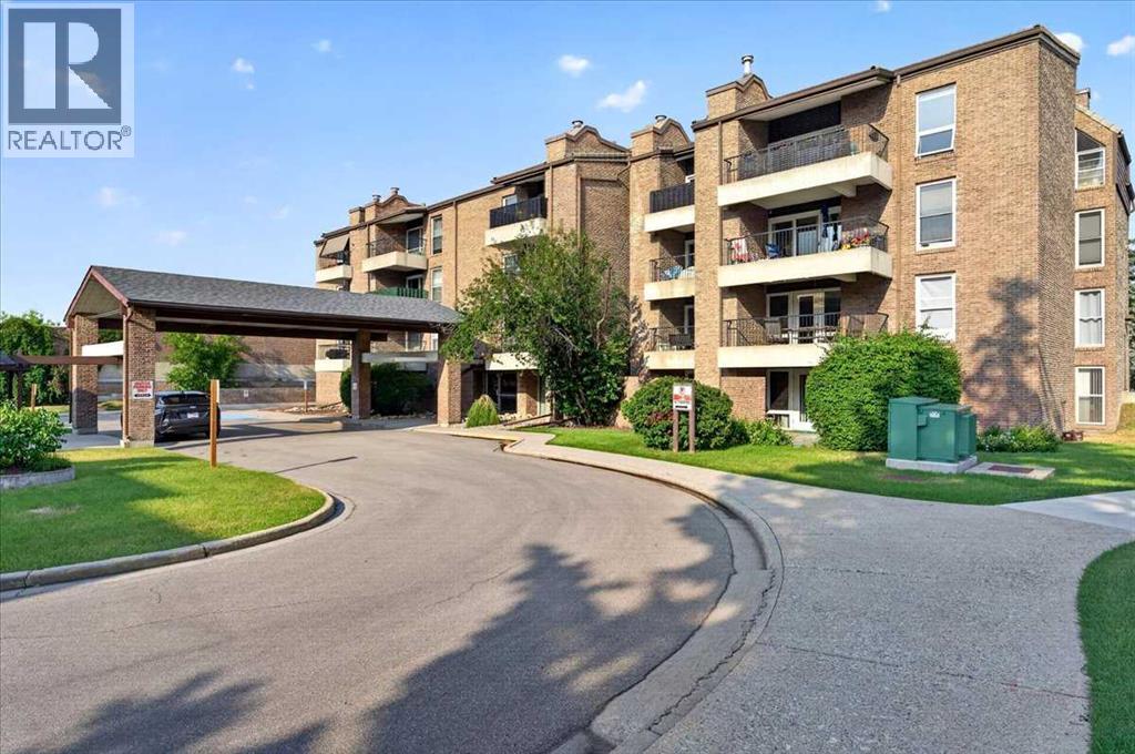 2410, 202 Braeglen Close SW, Calgary, Alberta  T2W 2B1 - Photo 21 - A2338163