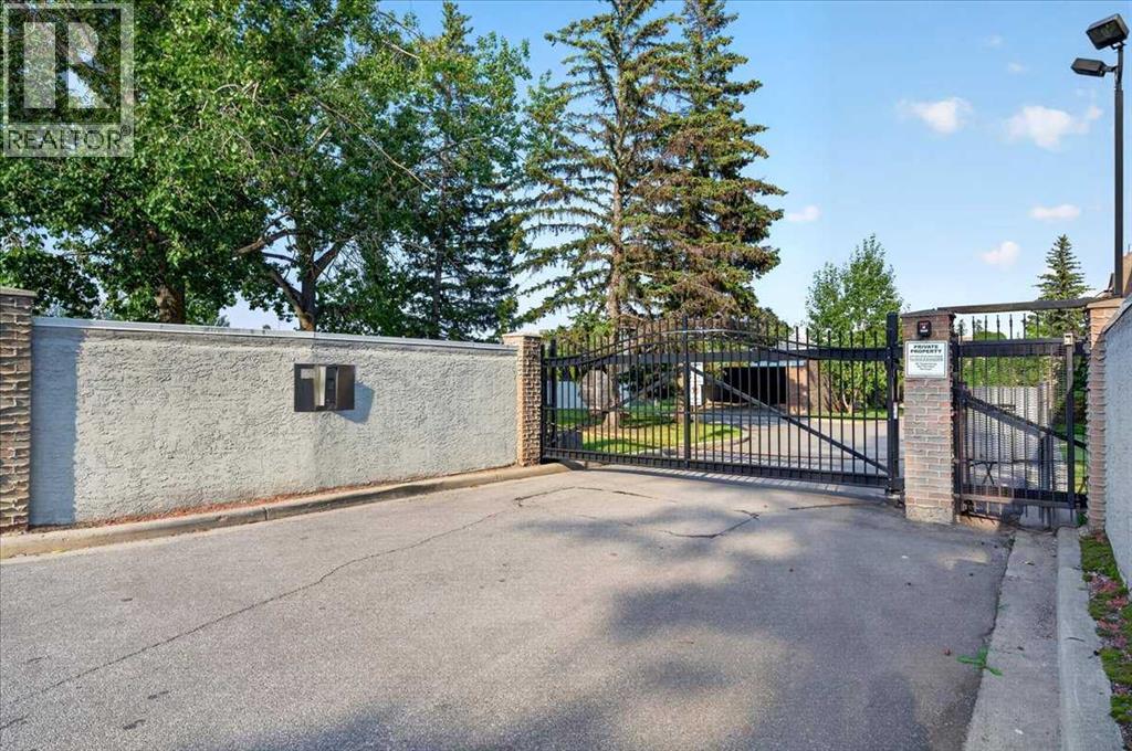 2410, 202 Braeglen Close SW, Calgary, Alberta  T2W 2B1 - Photo 38 - A2338163