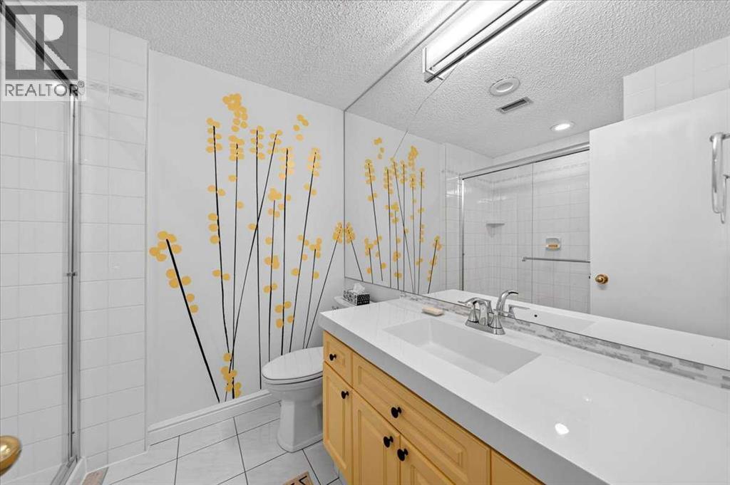 2410, 202 Braeglen Close SW, Calgary, Alberta  T2W 2B1 - Photo 18 - A2338163