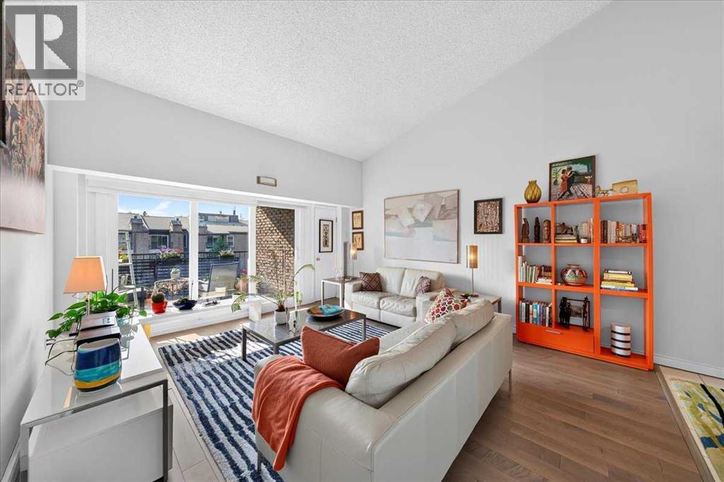 2410, 202 Braeglen Close SW, Calgary, Alberta  T2W 2B1 - Photo 2 - A2338163