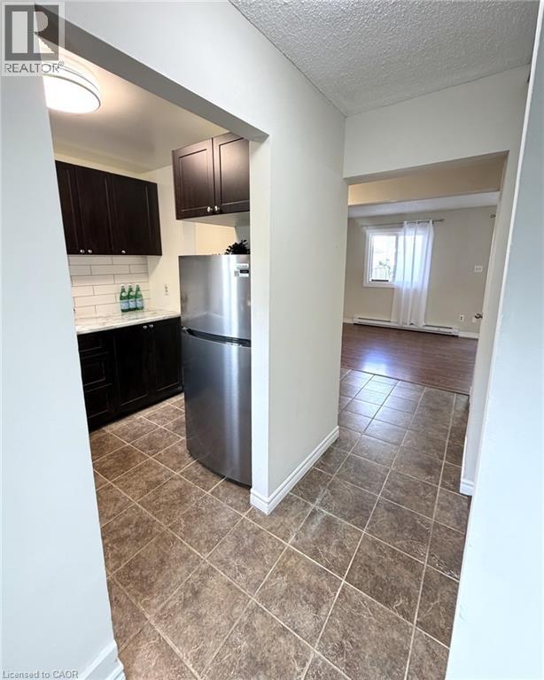 397 Stirling Avenue S Unit# 3, Kitchener, Ontario  N2M 3H7 - Photo 3 - 40857383