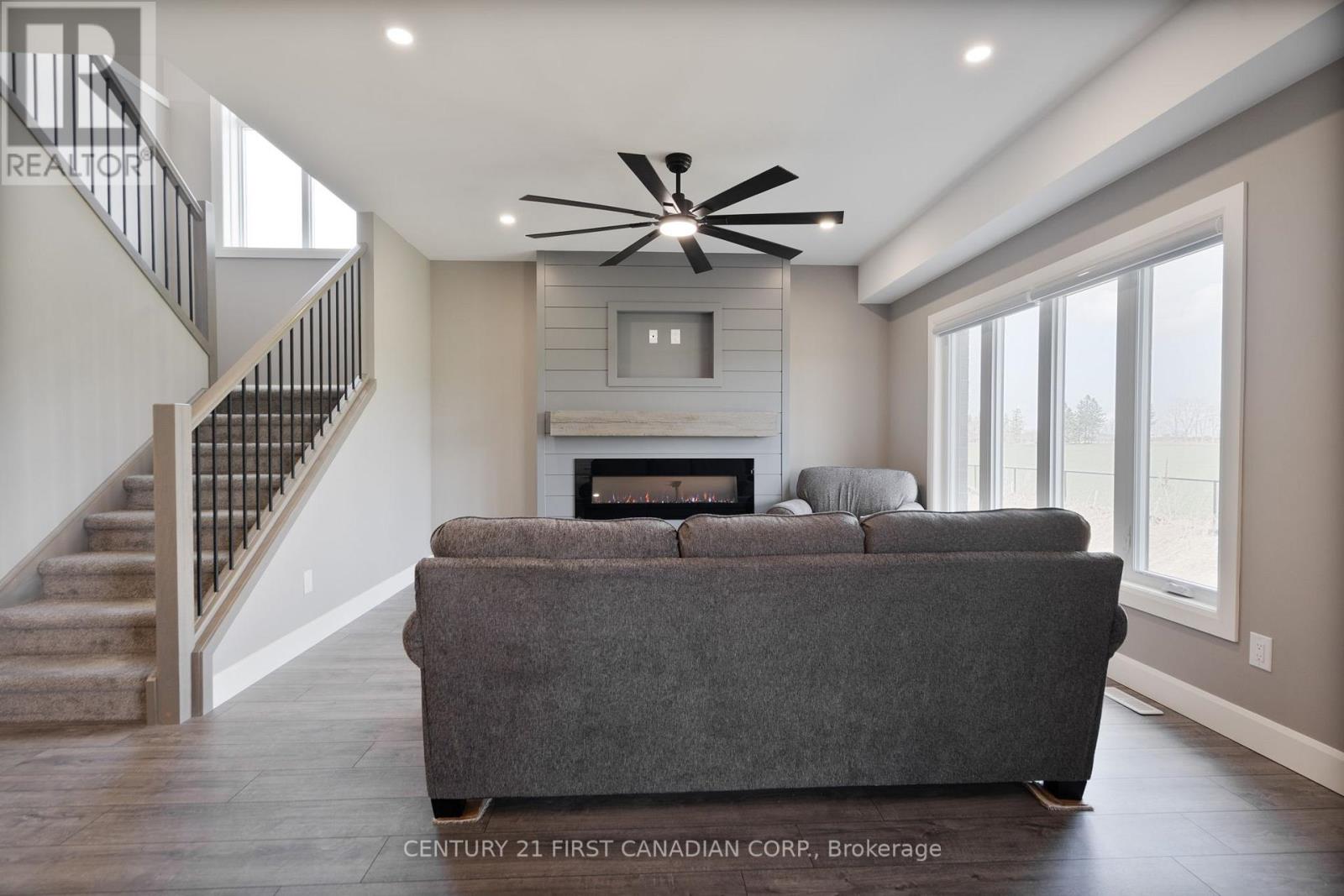 110 Sheldabren Street, North Middlesex, Ontario  N0M 1A0 - Photo 11 - X13697794