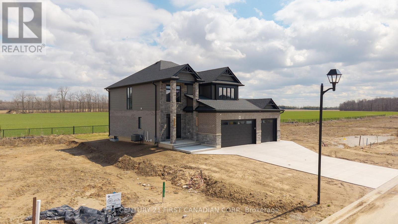 110 Sheldabren Street, North Middlesex, Ontario  N0M 1A0 - Photo 2 - X13697794