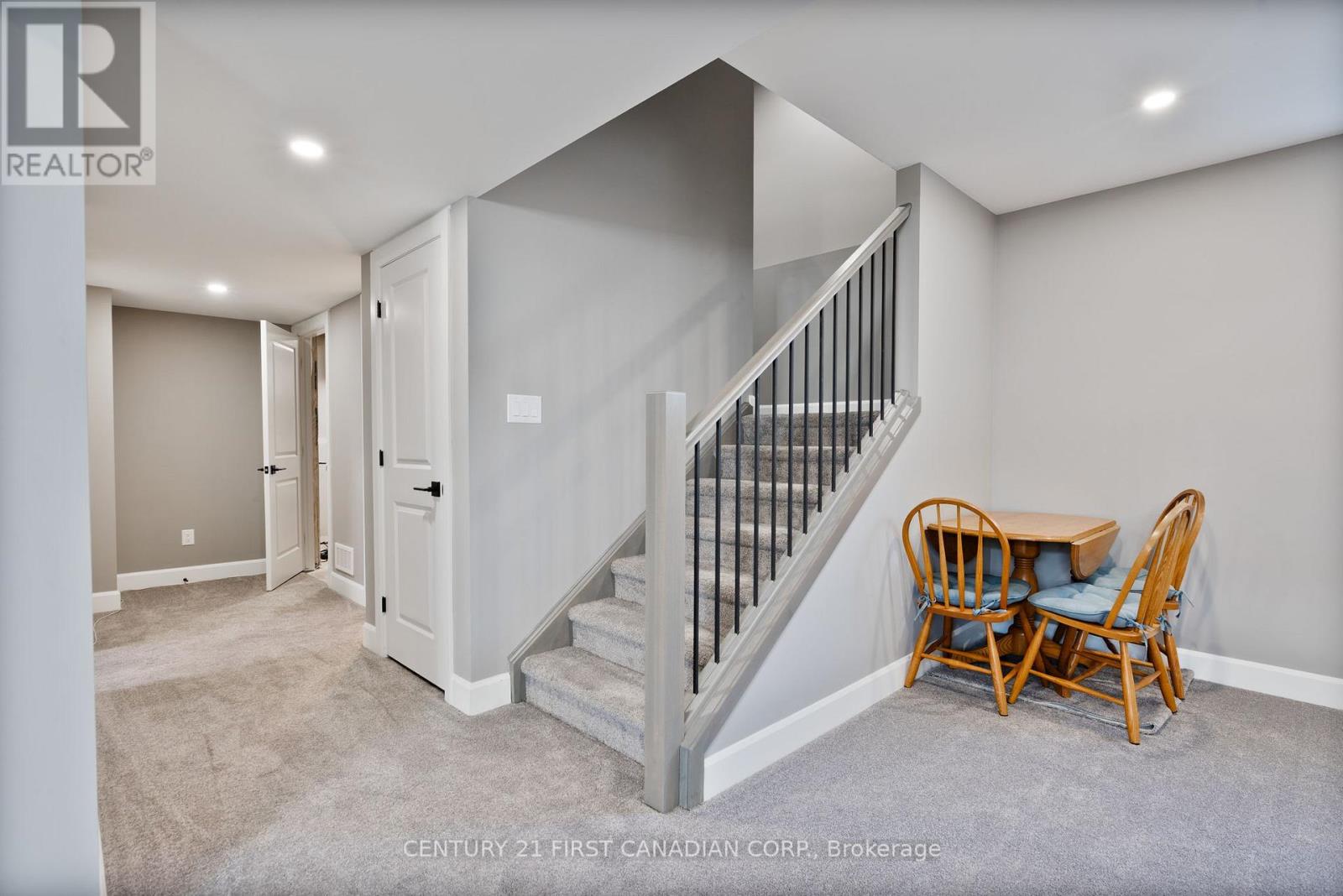 110 Sheldabren Street, North Middlesex, Ontario  N0M 1A0 - Photo 30 - X13697794