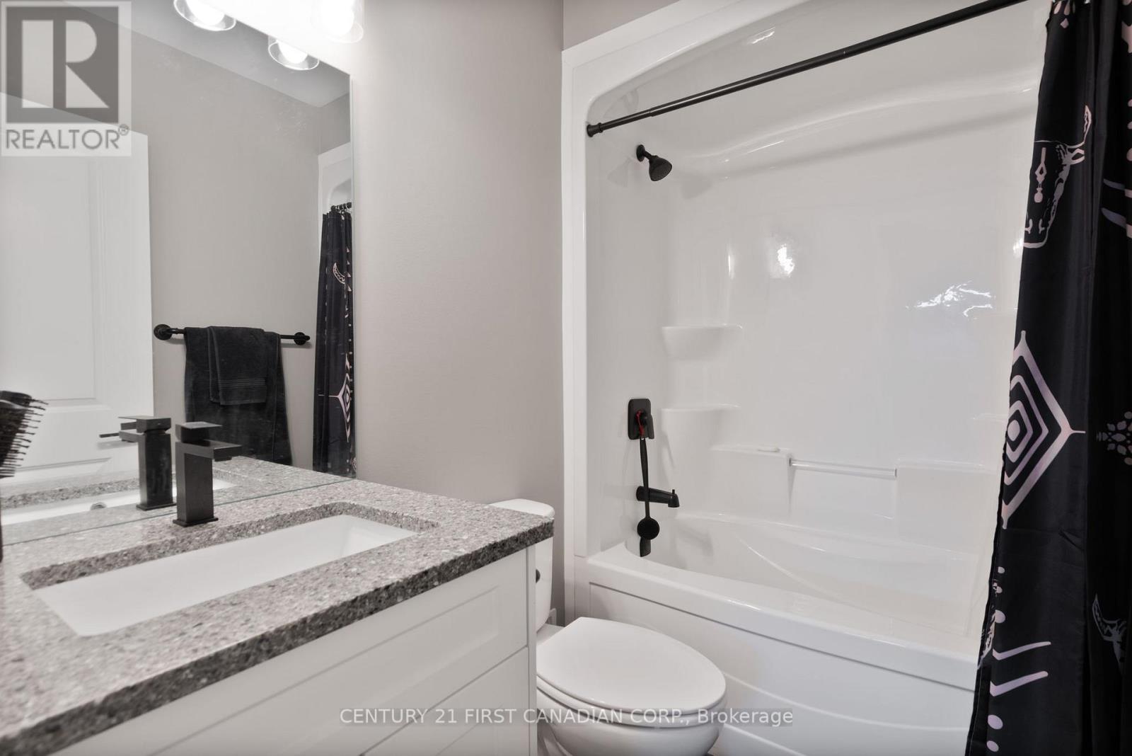 110 Sheldabren Street, North Middlesex, Ontario  N0M 1A0 - Photo 35 - X13697794