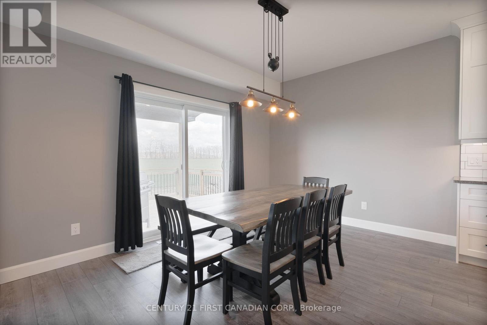110 Sheldabren Street, North Middlesex, Ontario  N0M 1A0 - Photo 8 - X13697794