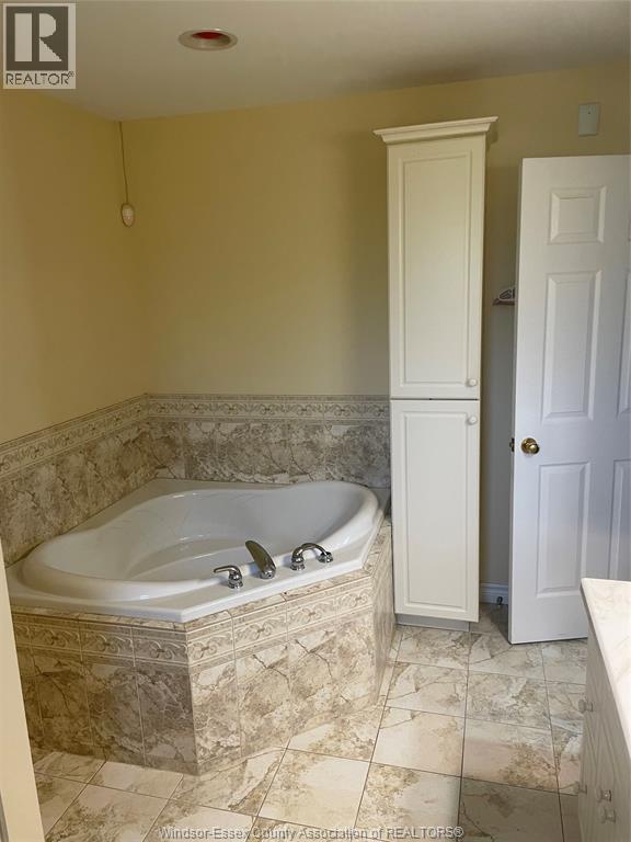 1833 St . Luke Road, Windsor, Ontario  N8W 3W8 - Photo 22 - 26020353