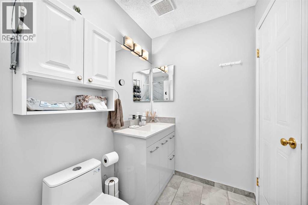 220 Shawbrooke Manor SW, Calgary, Alberta  T2Y 3L7 - Photo 30 - A2321984