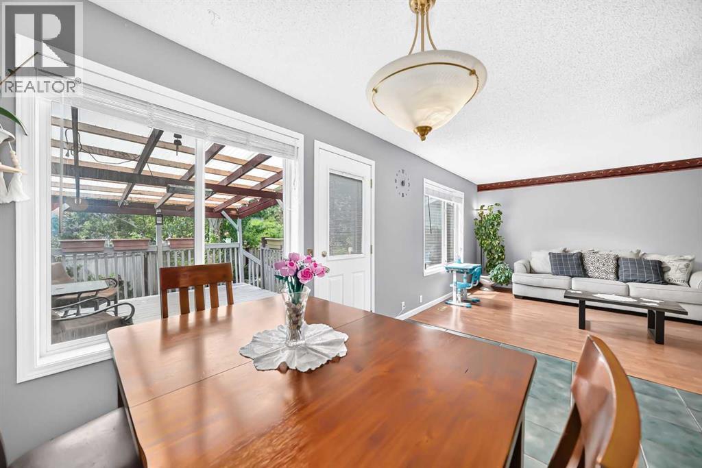 220 Shawbrooke Manor SW, Calgary, Alberta  T2Y 3L7 - Photo 15 - A2321984