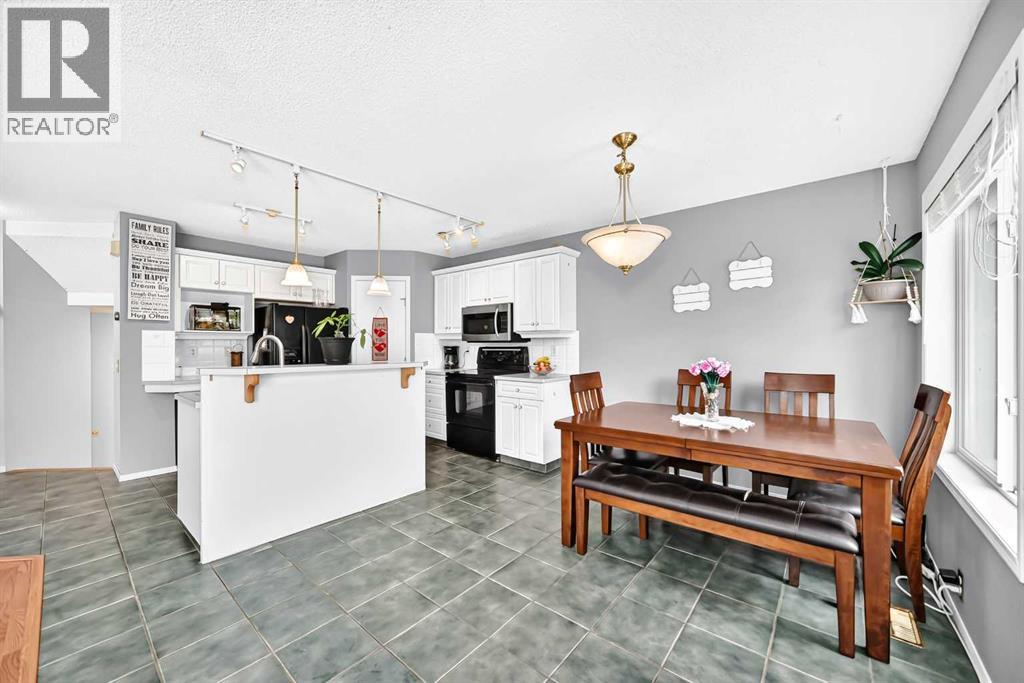 220 Shawbrooke Manor SW, Calgary, Alberta  T2Y 3L7 - Photo 17 - A2321984