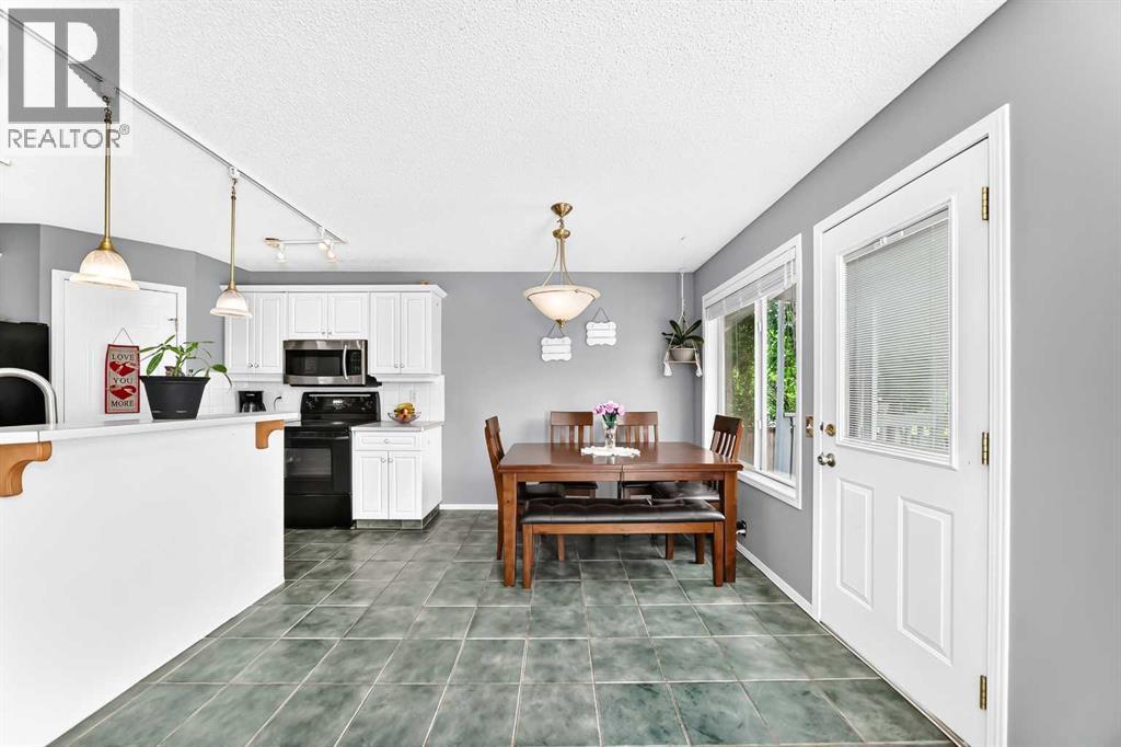 220 Shawbrooke Manor SW, Calgary, Alberta  T2Y 3L7 - Photo 13 - A2321984