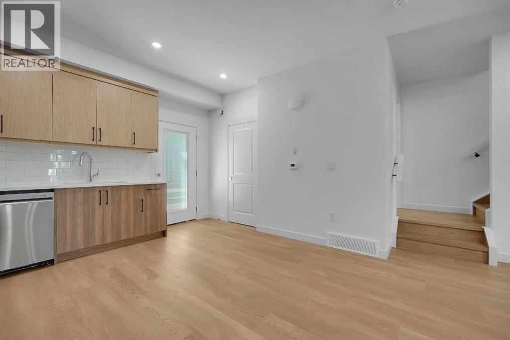 612 12 Avenue NE, Calgary, Alberta  T2E 1B1 - Photo 5 - A2336027