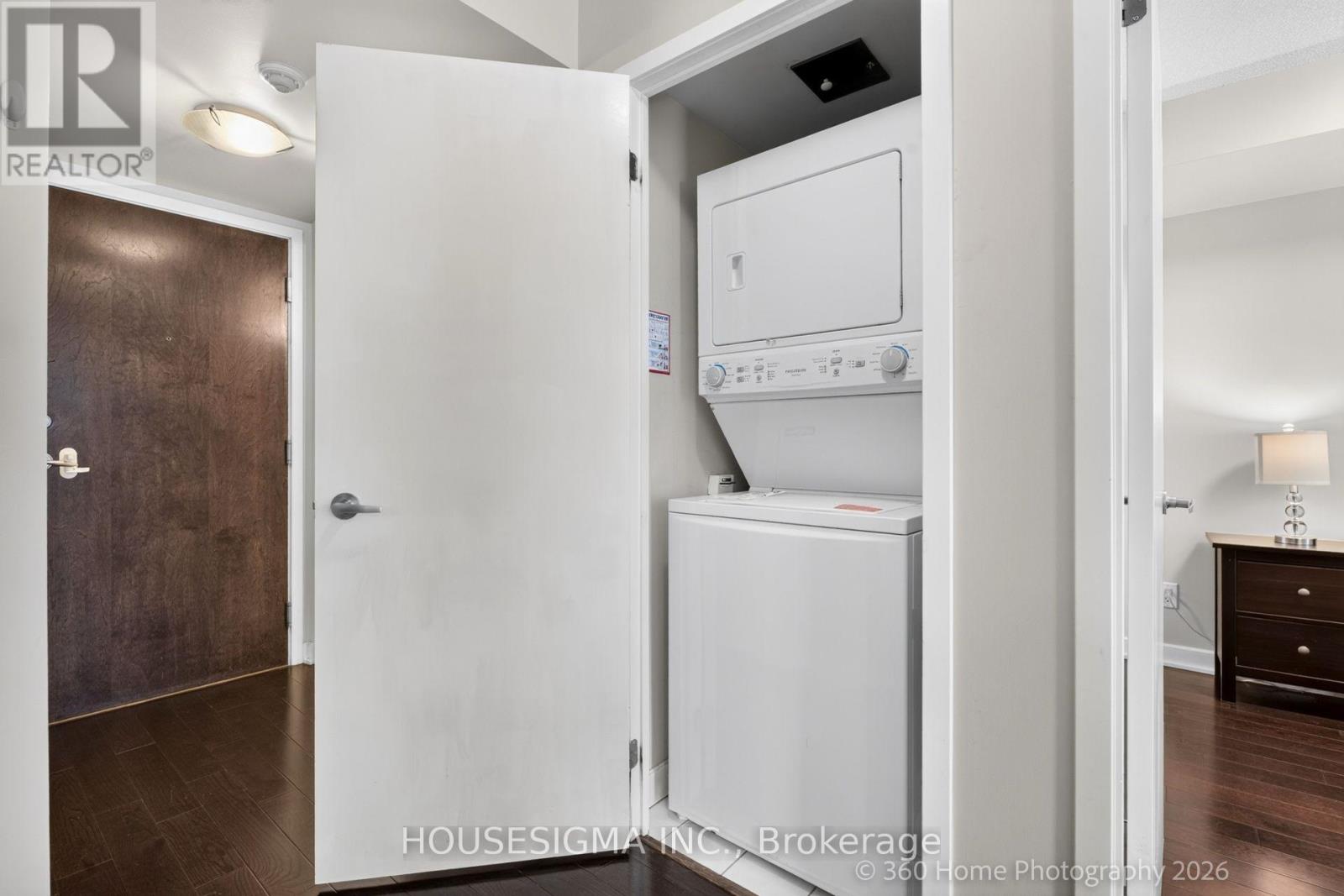 1609 - 12 Yonge Street, Toronto, Ontario  M5E 1R4 - Photo 13 - C13697850