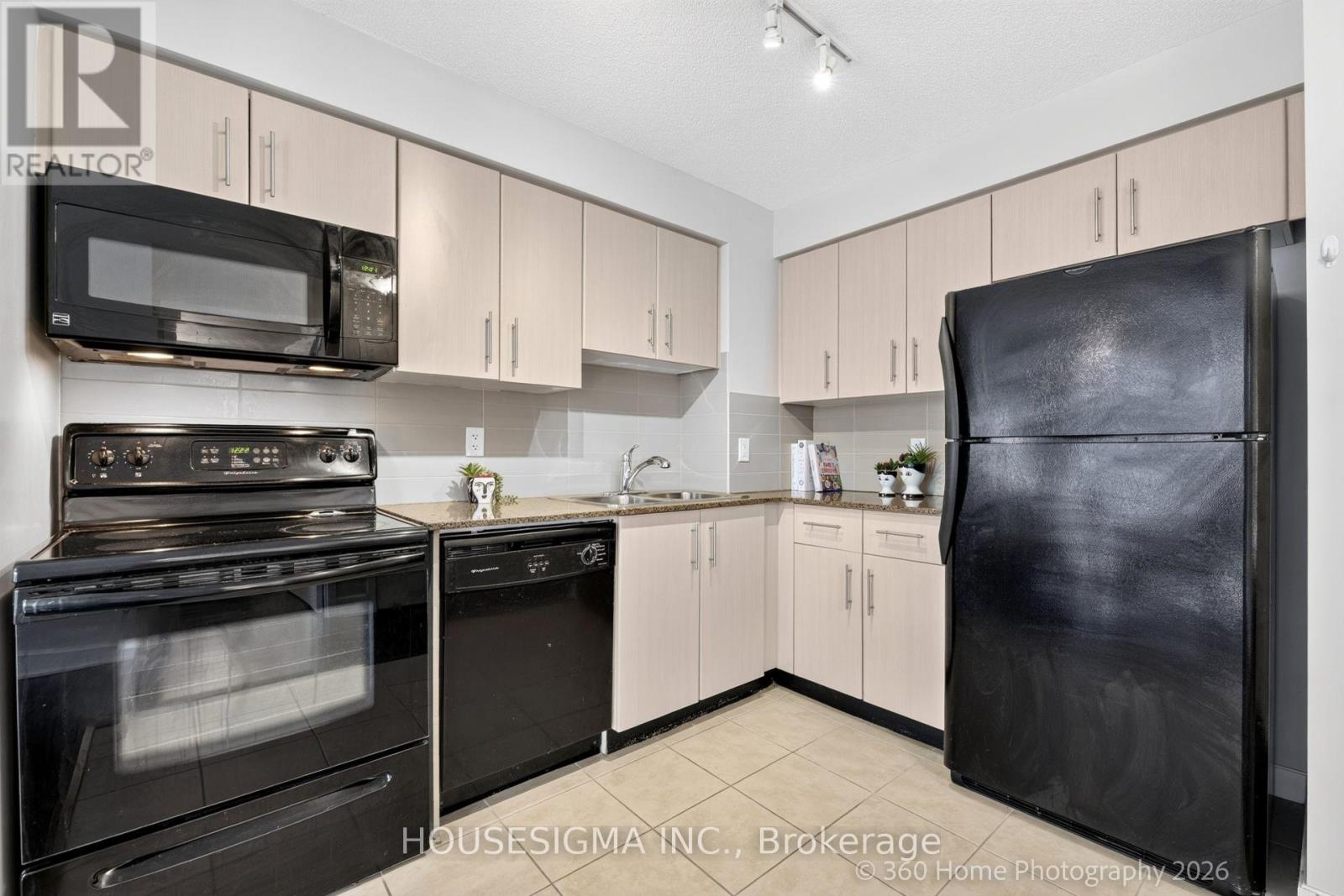 1609 - 12 Yonge Street, Toronto, Ontario  M5E 1R4 - Photo 3 - C13697850