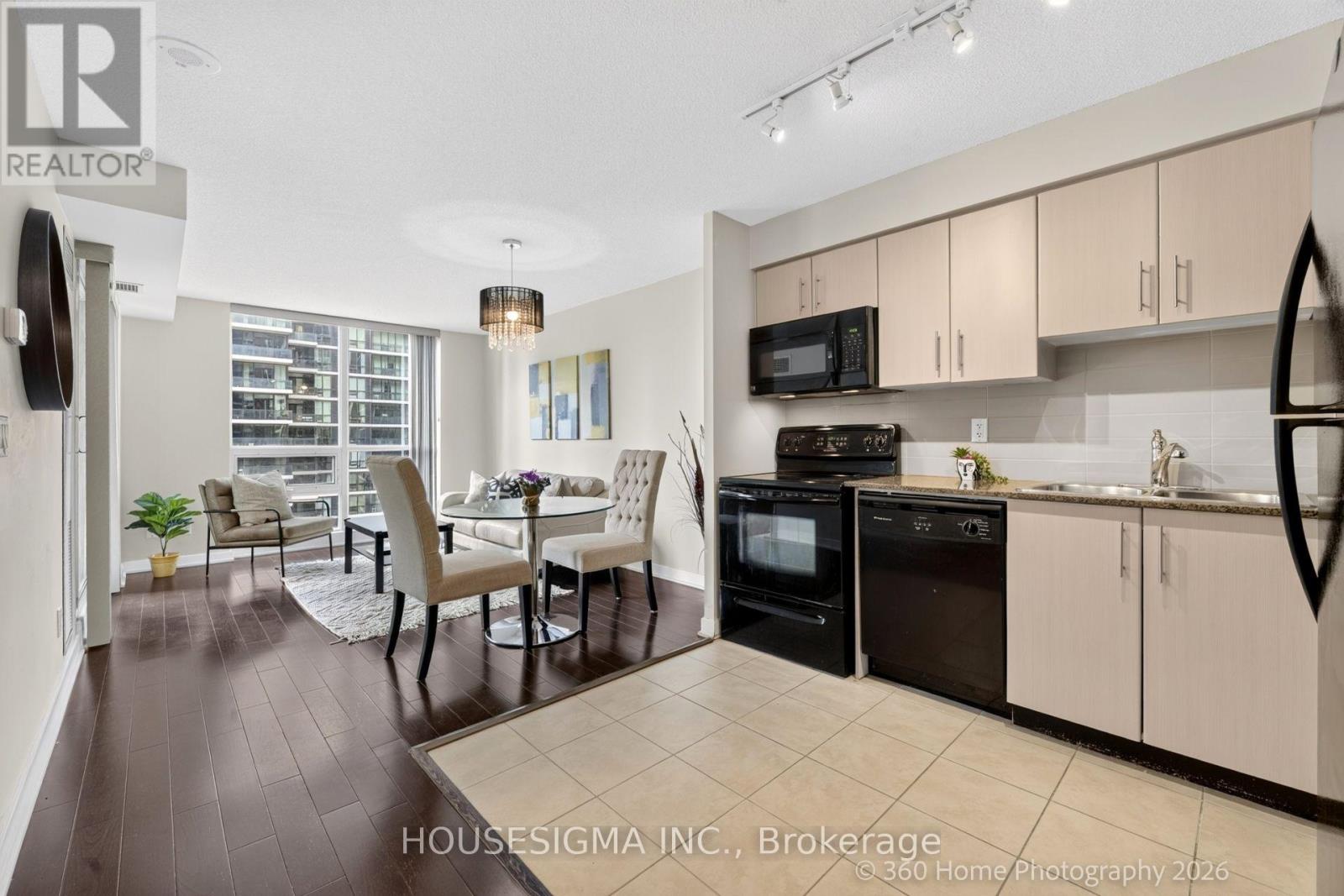 1609 - 12 Yonge Street, Toronto, Ontario  M5E 1R4 - Photo 4 - C13697850